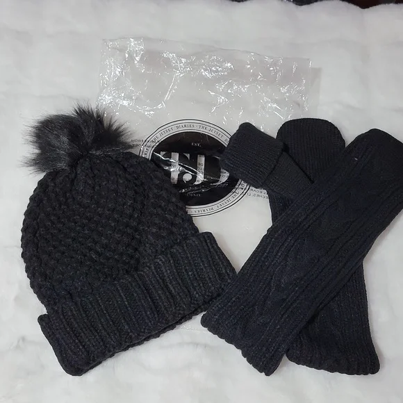 The Jetset Diaries | Accessories | Tjd Winter Pom Black Knit  display picture 1